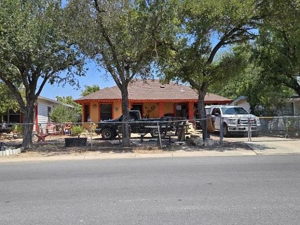 1st image of 2804 Ebony Ave