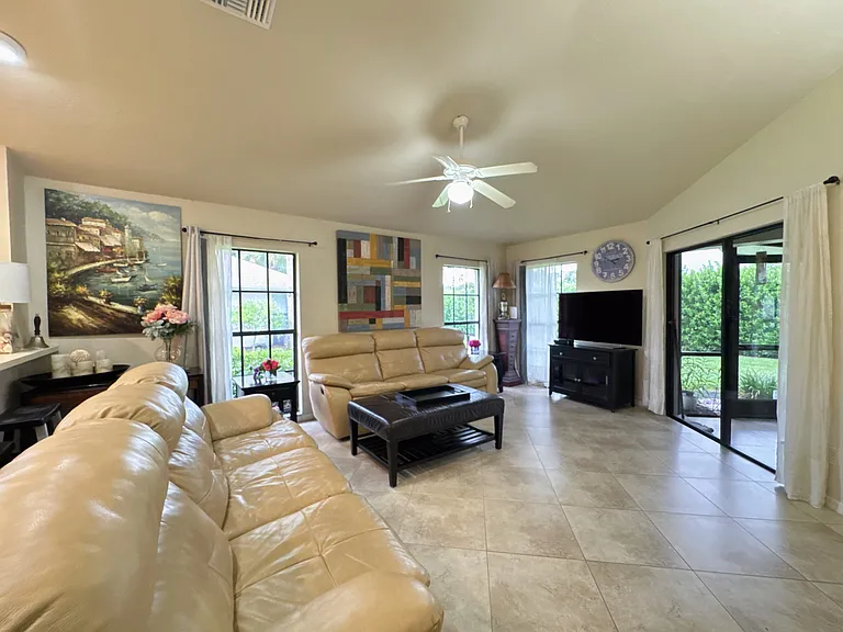 13018 Parktree Ct — Photo 10