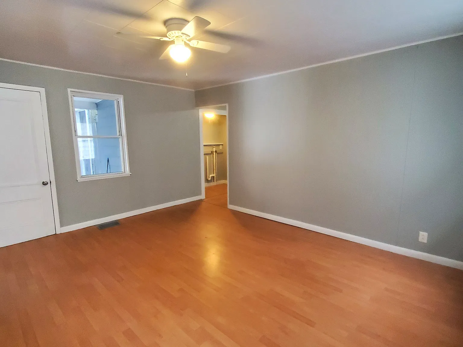 2 bed, 1000 sqft, $1,075 — Photo 2