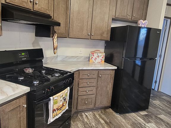3rd image of 228 Golfview Ct #112