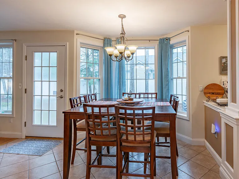 2 Lowther Pl — Photo 10