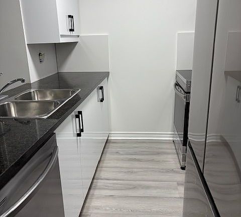 4th image of 70 High Park Ave #1406