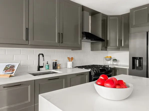 659 Baltic Street image 8 of 15