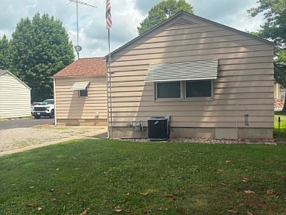 2nd image of 308 Bailey Ln