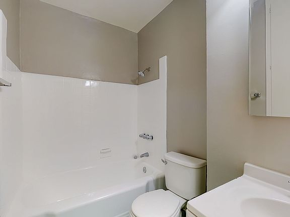 5th image of 1818 N Kingsley Dr APT 10