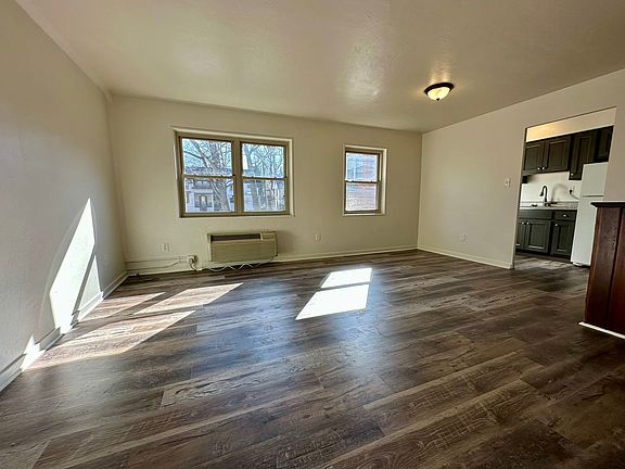 3rd image of 400 4th St #5