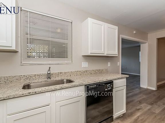 3rd image of 6823 London Bridge Ln