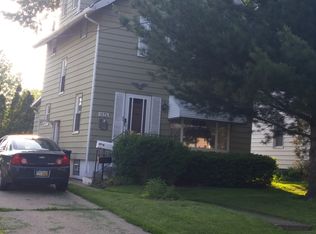 1876 10th St SW, Akron, OH 44314