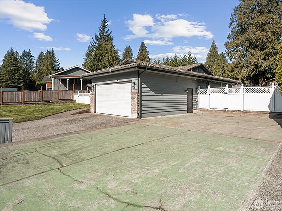 3rd image of 2224 114th Avenue NE