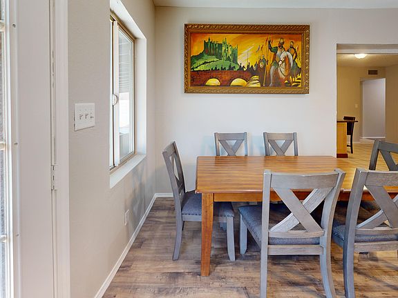 5th image of 2080 E Greenway Dr Room 1