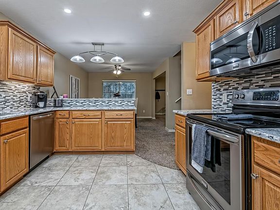 4th image of 807 Chambers Creek Cir #807