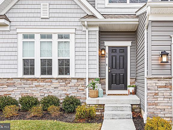 2nd image of 38 Range Rd