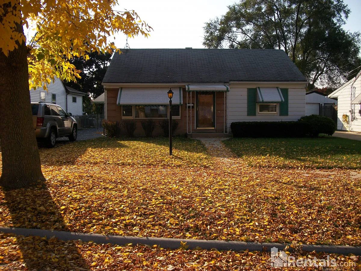 2504 Dora St photo 1