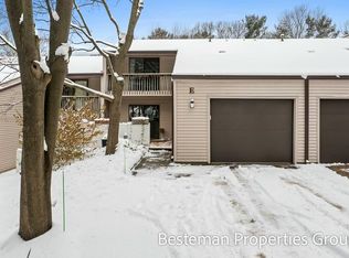 17554 Parkwood UNIT E, Spring Lake, MI 49456