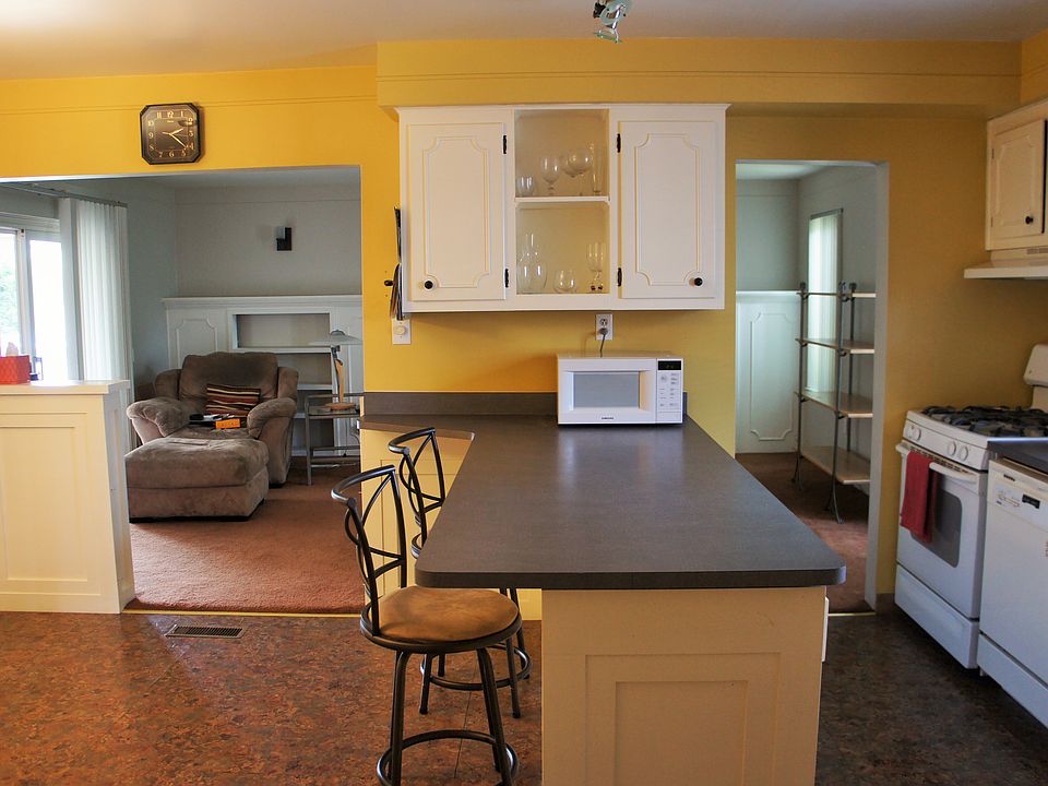1st image of 30727 Newport Dr
