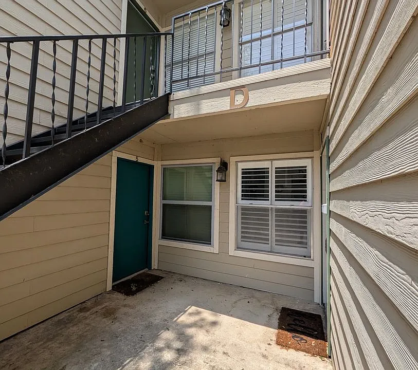 551 Terminal Loop Rd #D5