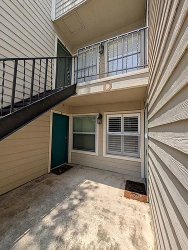 551 Terminal Loop Rd #D5 Photo 1