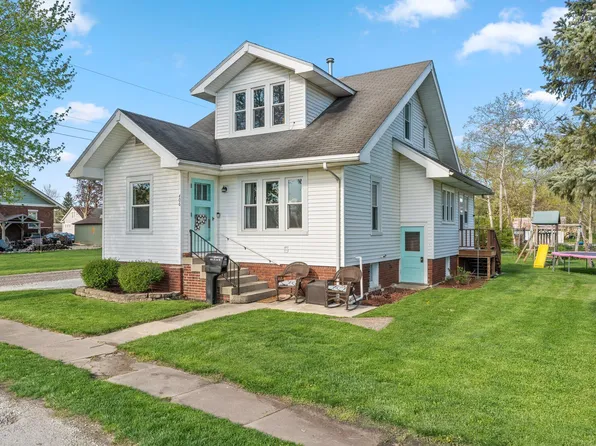 406 N 4th St, Kentland, IN 47951