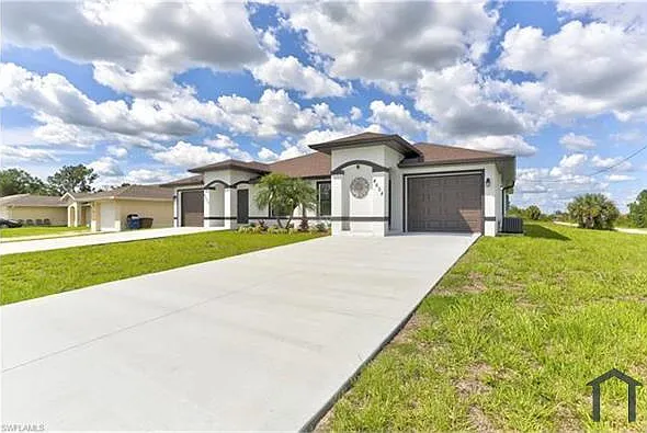 3 bed, 1200 sqft, $2,200 — Photo 1