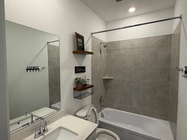 2521 Birchcrest Dr — Photo 11