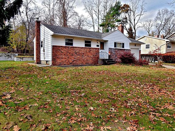 3rd image of 14 Lincoln Ave