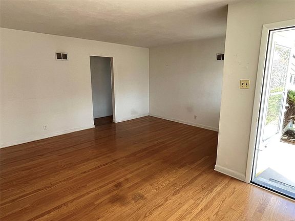 5th image of 9227 Silvercrest Dr