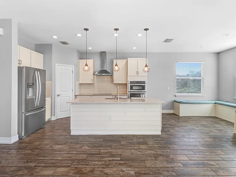 16325 Hyde Manor Dr — Photo 2