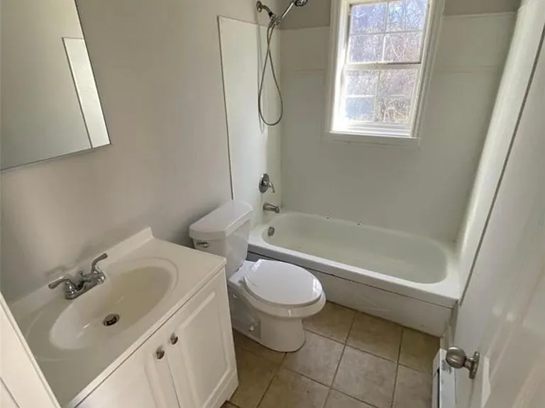 2300 Augusta St — Photo 2