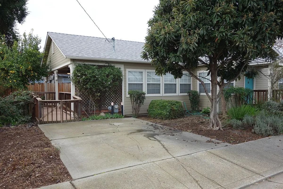 Building Photo - 416 2nd St