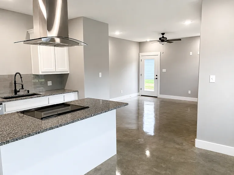 1213 Oak Dr — Photo 6
