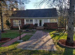 4 Laurel Ln, Mount Pocono, PA 18344