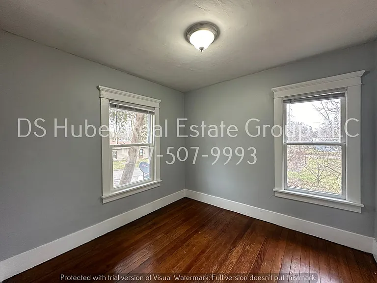 2208 Marcus St — Photo 7