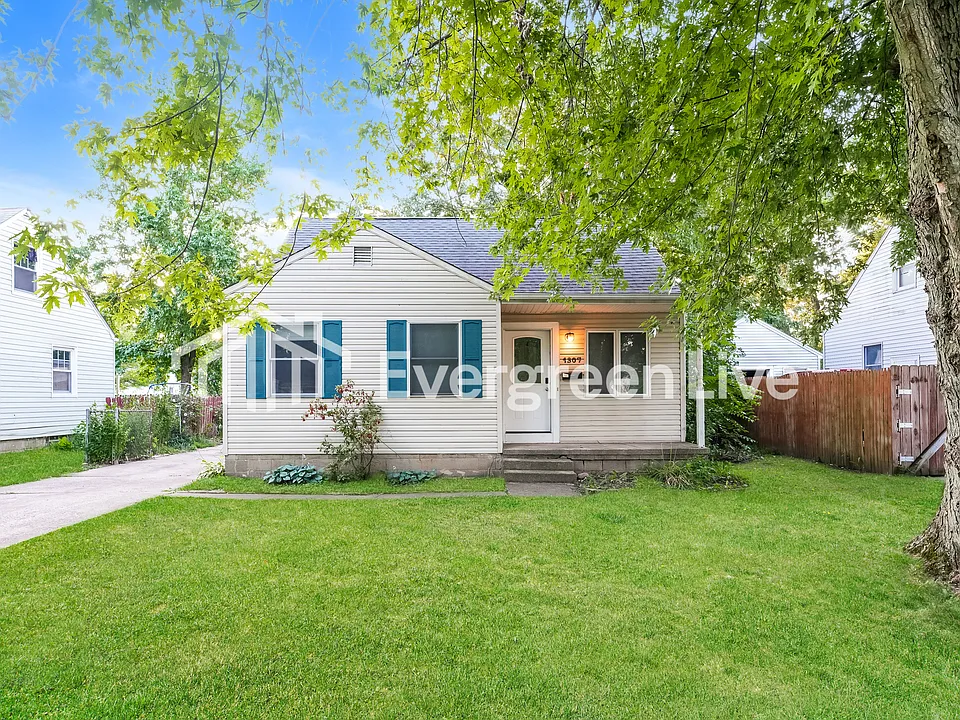 1307 Cedar Dr