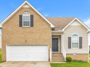 693 Almondwood Pl, La Vergne, TN 37086