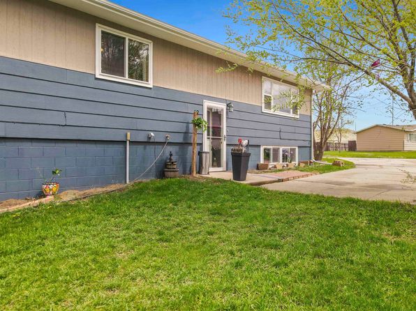 3715 Lawrence Dr, Rapid City, SD 57701