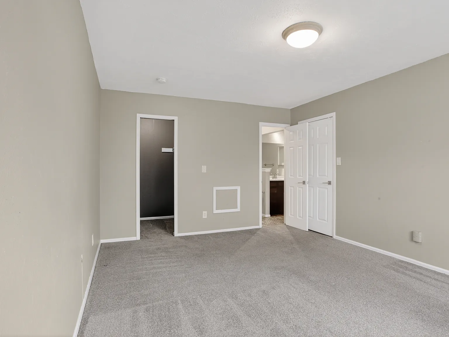 2 bed, 968 sqft, $2,000 — Photo 3