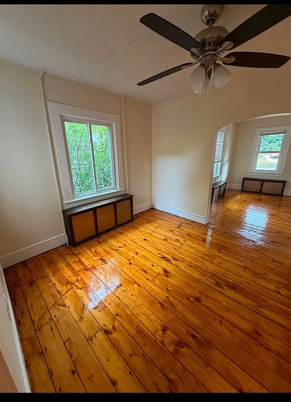 3 bed, 1.5 bath, 1510 sqft, $2,800 — Photo 4