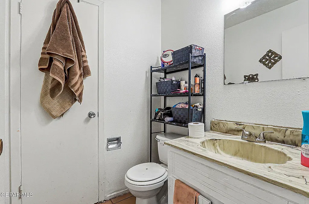3 bed, 1.5 bath, 1030 sqft, $1,600 — Photo 3