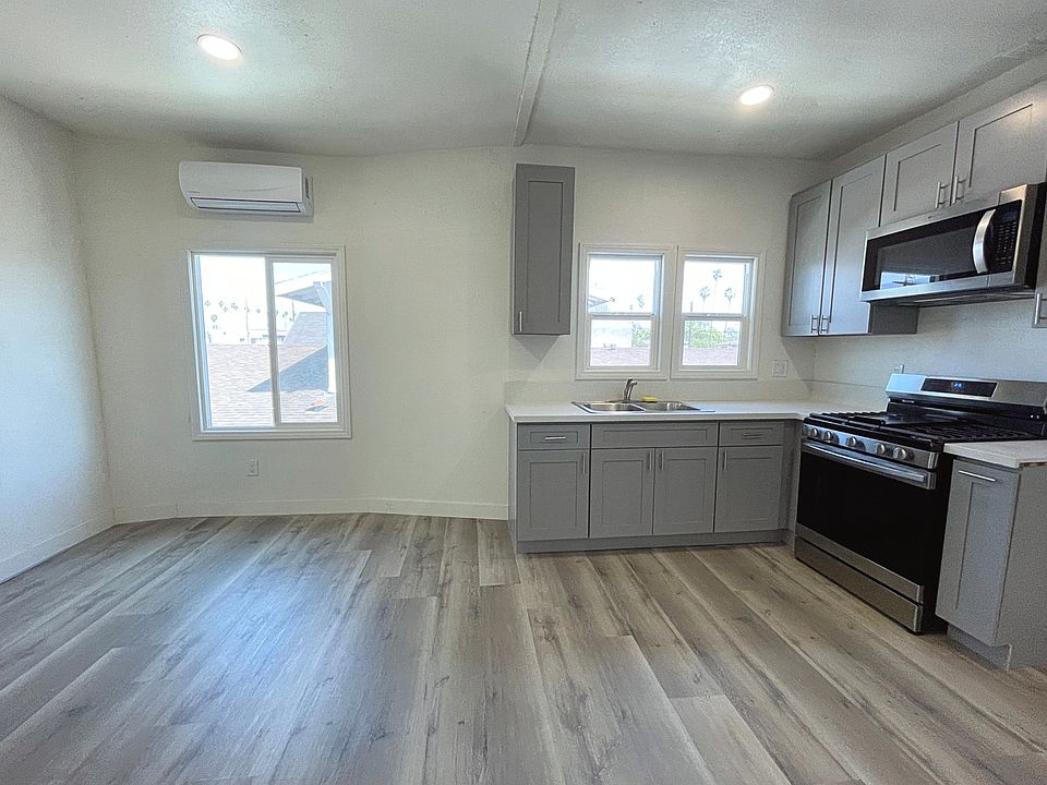 1st image of 860 W 47th St #1/2