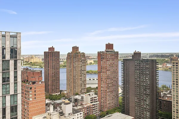 Sold by Compass | media 9