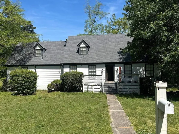 2205 Pioneer Dr, Birmingham, AL 35226