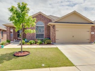 625 Cameron Way, Azle, TX 76020