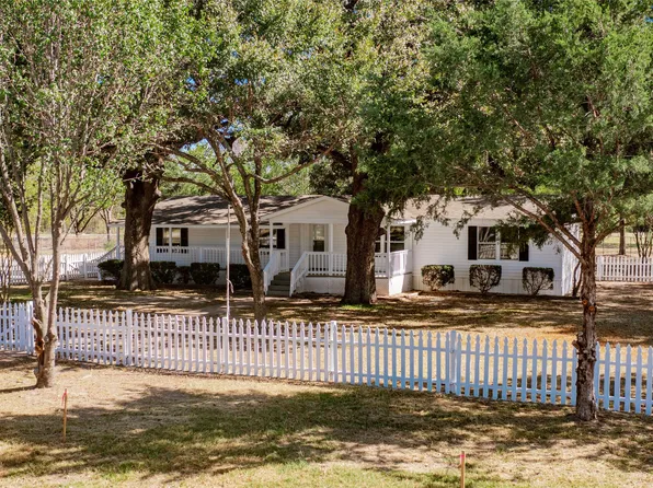 204 Rs County Rd, Pt, TX 75472