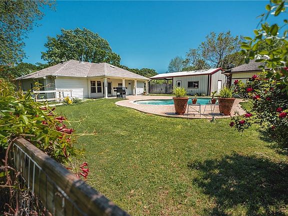 3rd image of 4413 County Road 608