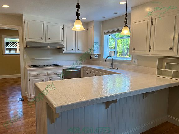 3rd image of 2630 Custer Dr