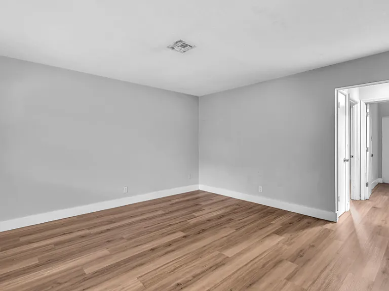 232 SE 9th Ave #2 — Photo 7