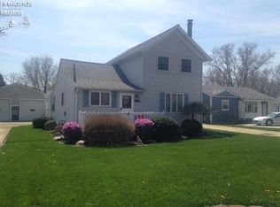 2206 E Harbor Rd, Port Clinton, OH 43452