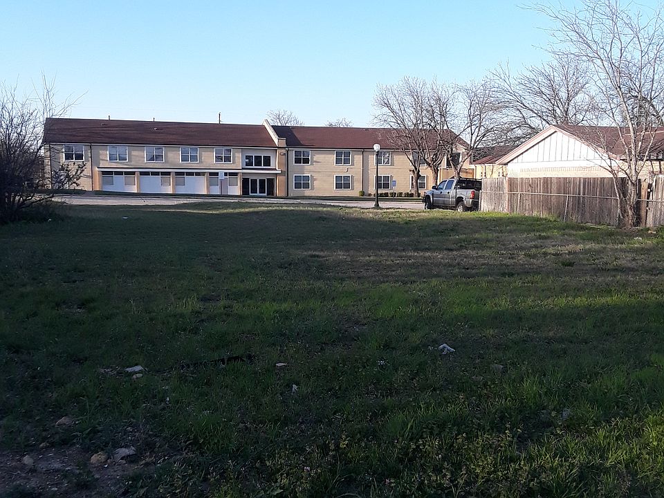 2nd image of 812 E Lowden St
