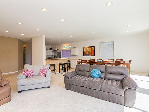 4th image of 2119 113th Avenue SW