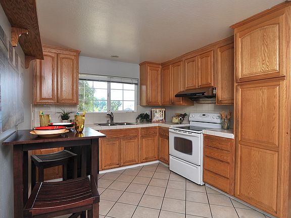 5th image of 781 Feller Ave